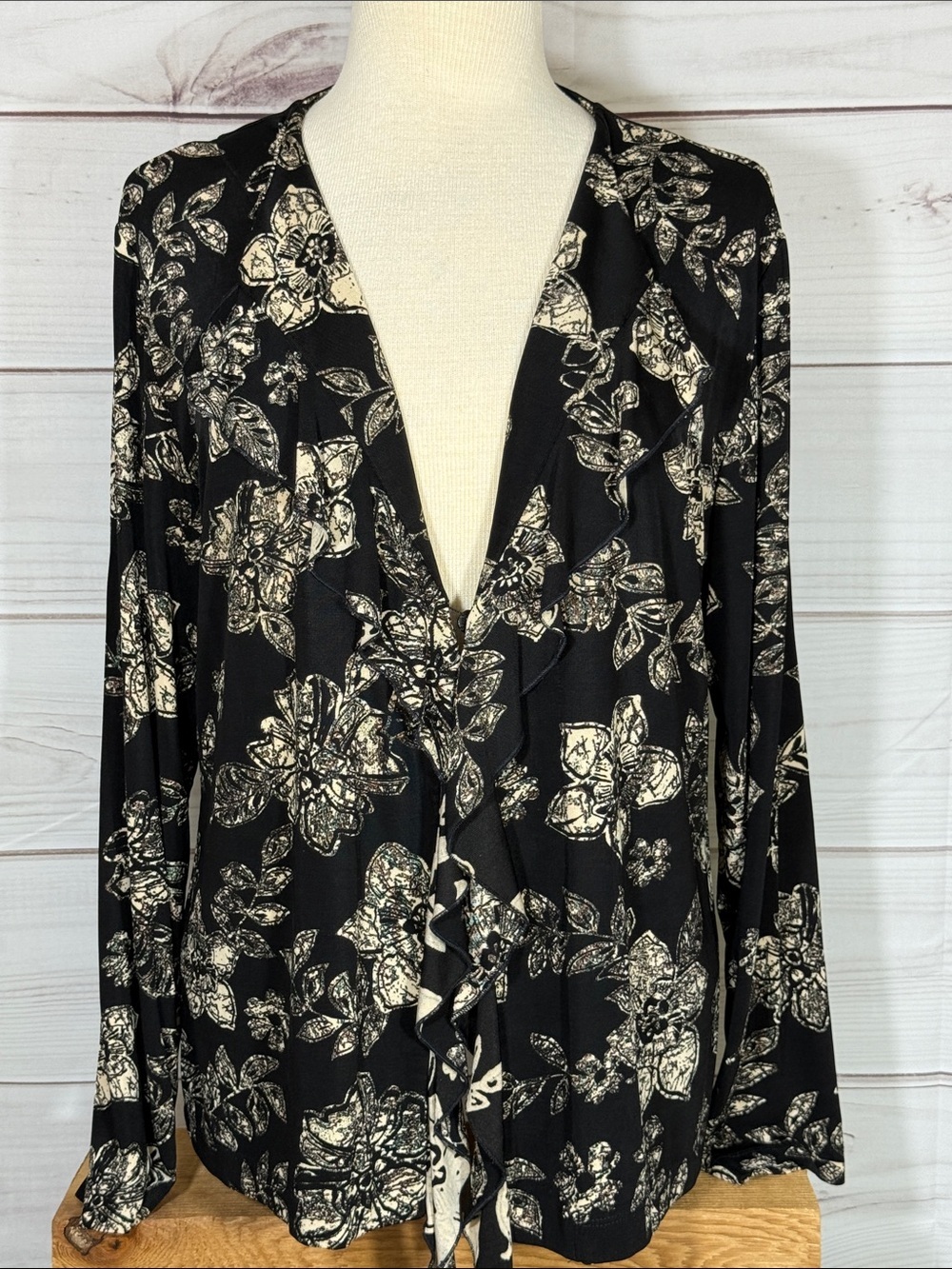 Chico's Travelers Black & Cream Floral Ruffle Front Jacket Size 12/L/Chico’s 2